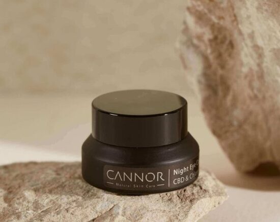 Cannor Night stangrinamasis naktinis paakių balzamas, 12 ml